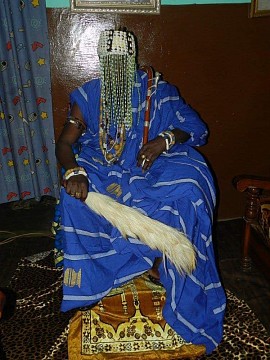 UN MARABOUT INCOMPARABLE, MARABOUT AFRICAIN AUX DONTS DE NAISSANCE, SIKILI MOUSSA